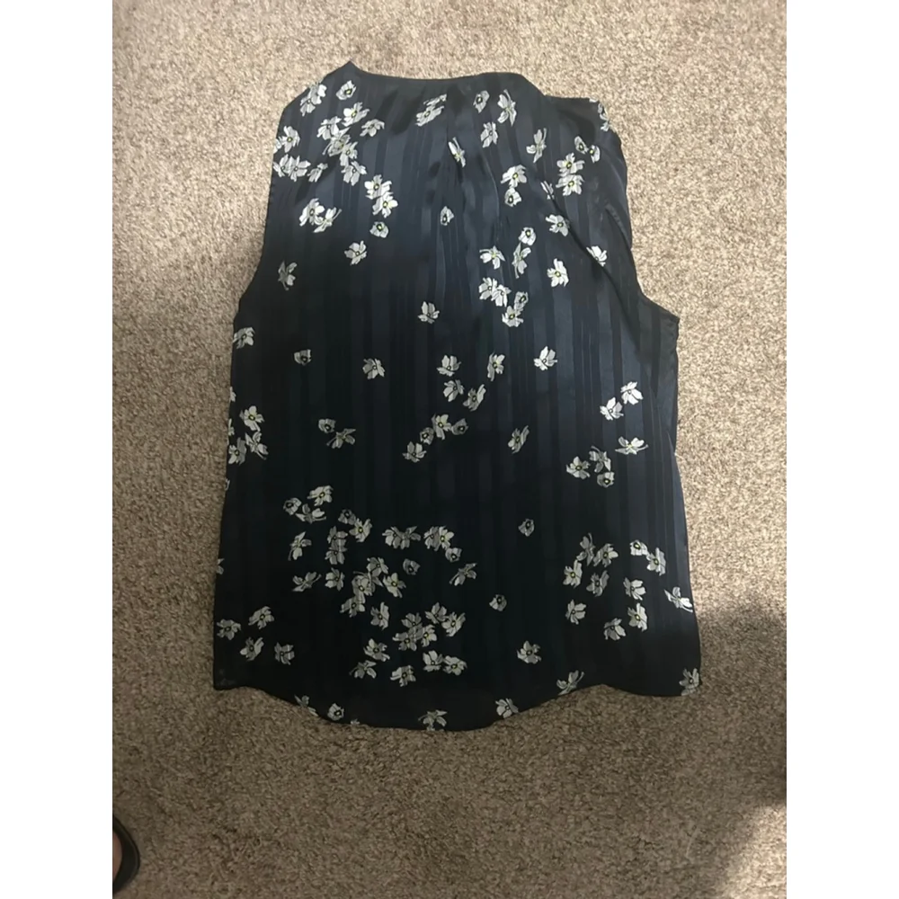 Women's Banana Republic Sleeveless Top Size M Green Floral 110
